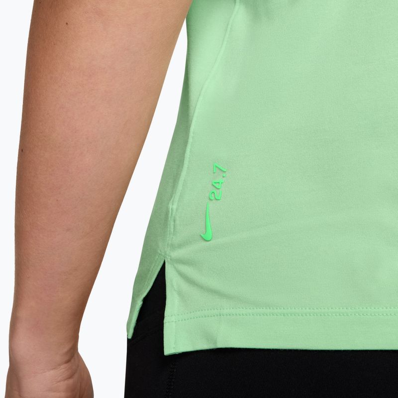 Dámské tréninkové tričko Nike 24.7 ImpossiblySoft Light cucumber calm/illusion green 3