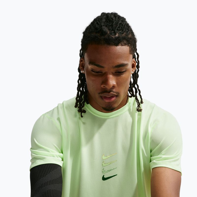 Pánské běžecké tričko Nike Dri-Fit Running Top barely volt 5