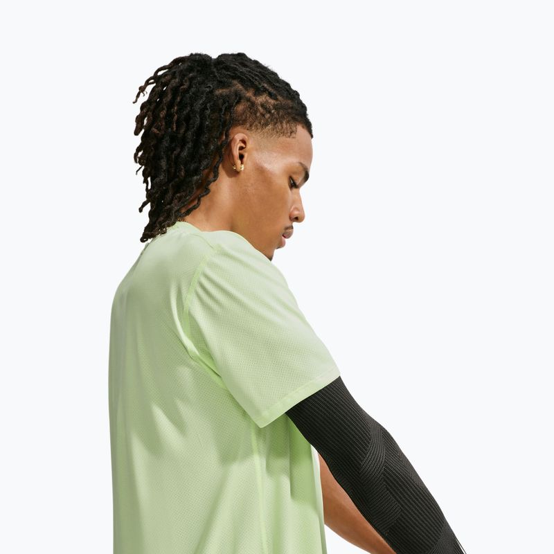 Pánské běžecké tričko Nike Dri-Fit Running Top barely volt 6