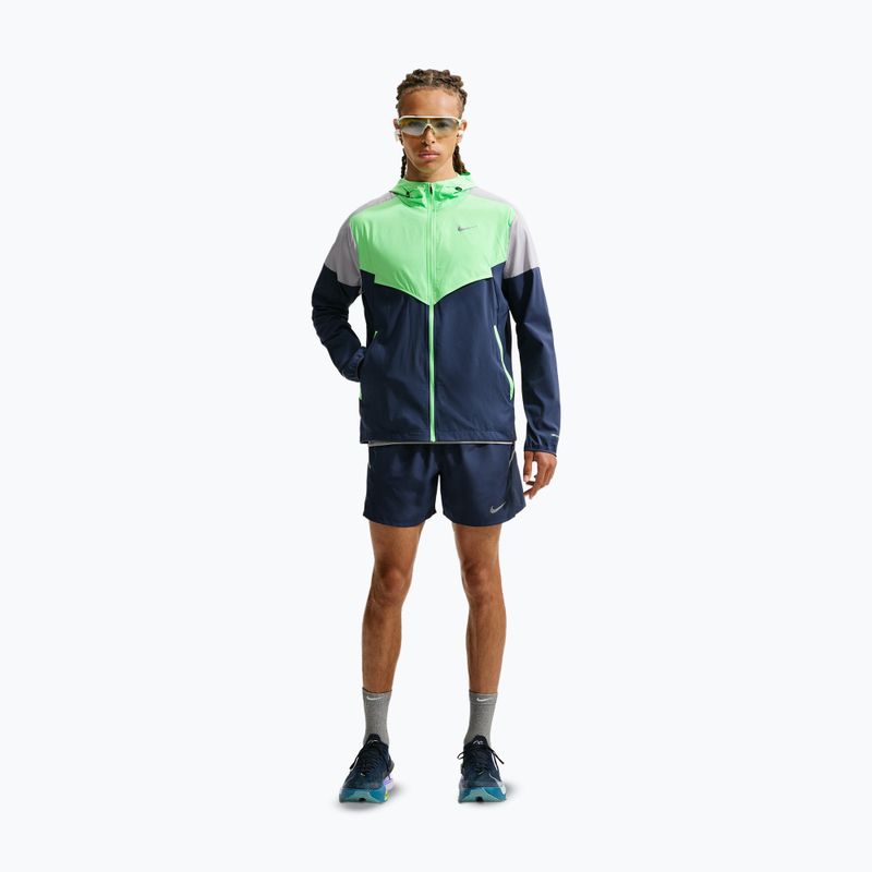 Pánská běžecká bunda Nike Impossibly Light Windrunner midnight navy/illusion green/wolf grey 2