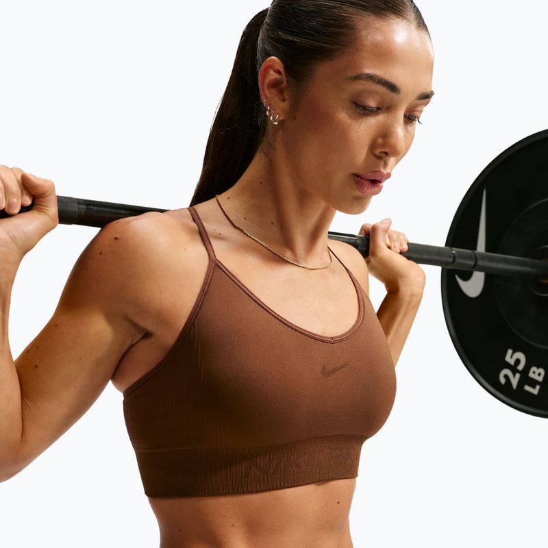 Dámská sportovní podprsenka Nike Pro Seamless Light Support Sports Bra cacao wow 4