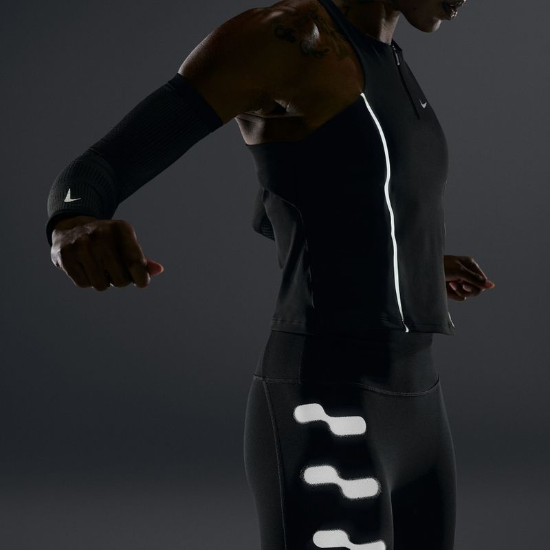 Dámské běžecké šortky Nike Tempo Flash black 8