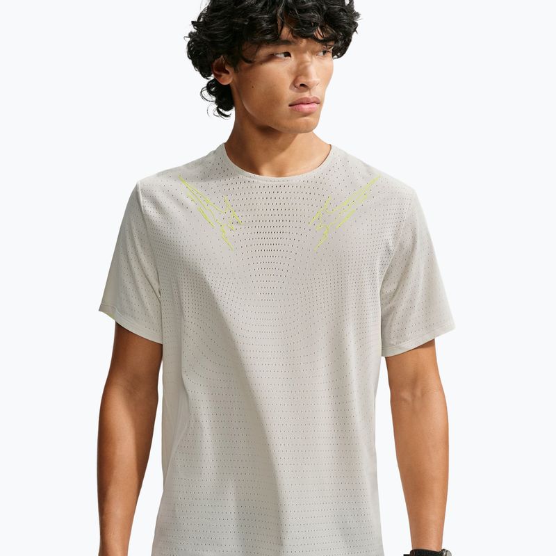 Pánské běžecké tričko Nike AeroSwift Dri-Fit ADV light bone 4