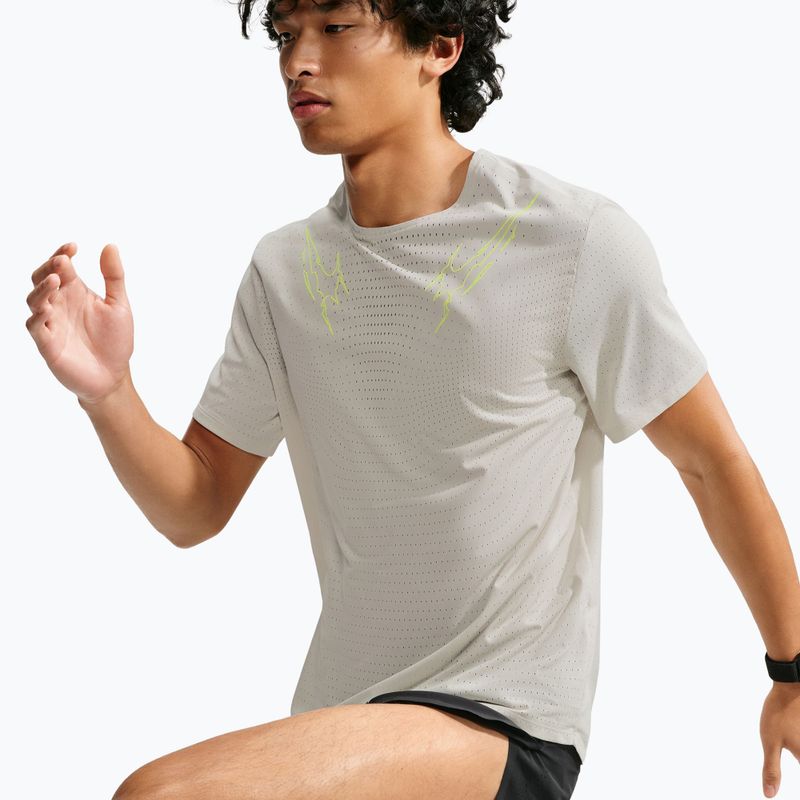 Pánské běžecké tričko Nike AeroSwift Dri-Fit ADV light bone 5