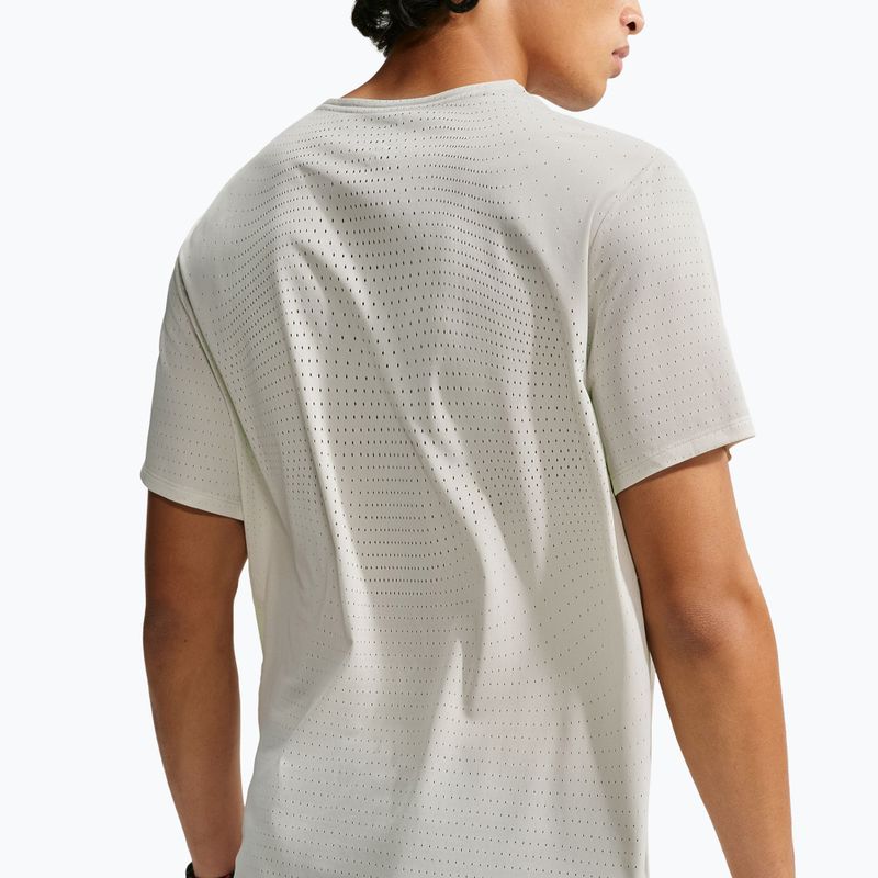 Pánské běžecké tričko Nike AeroSwift Dri-Fit ADV light bone 6