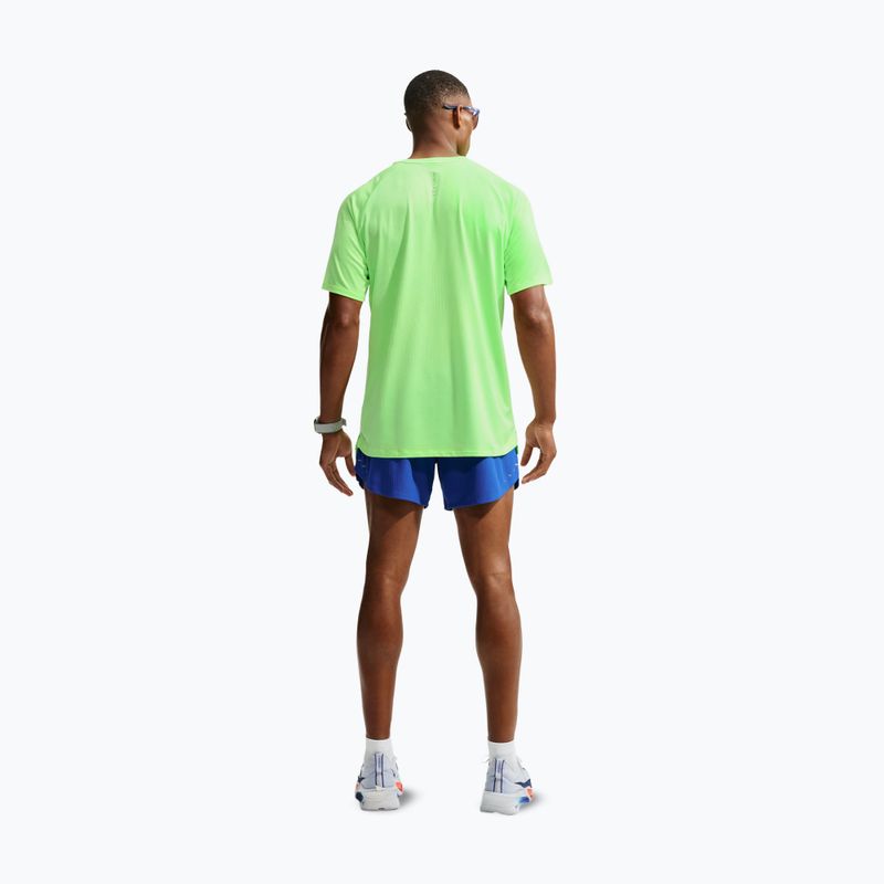 Pánské běžecké tričko Nike Stride volt/light silver 3