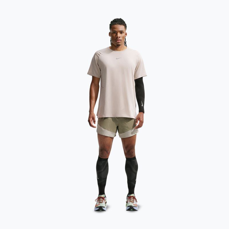 Pánské běžecké tričko Nike Stride cream Ii/sail 2