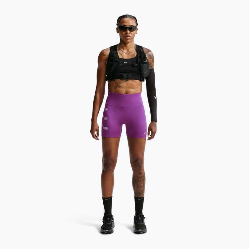 Dámské běžecké šortky Nike Tempo Flash bold berry 2