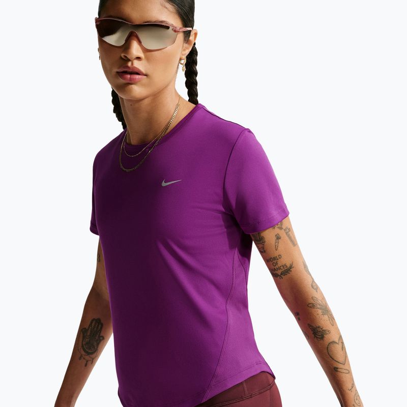 Dámské běžecké tričko Nike Tempo SS bold berry 4