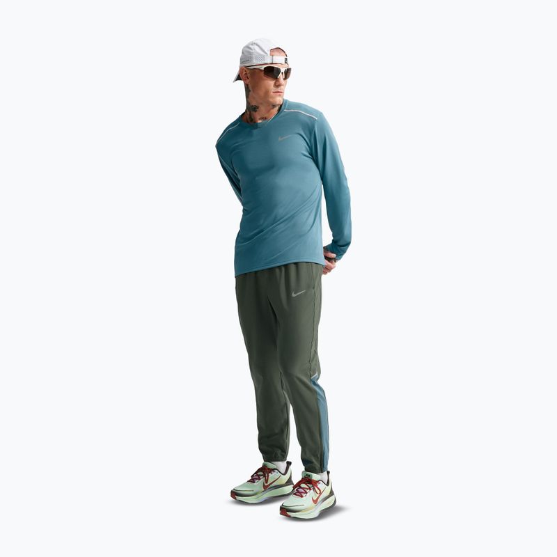 Pánské běžecké kalhoty Nike Miler Dri-Fit Woven camo green/mineral slate 2