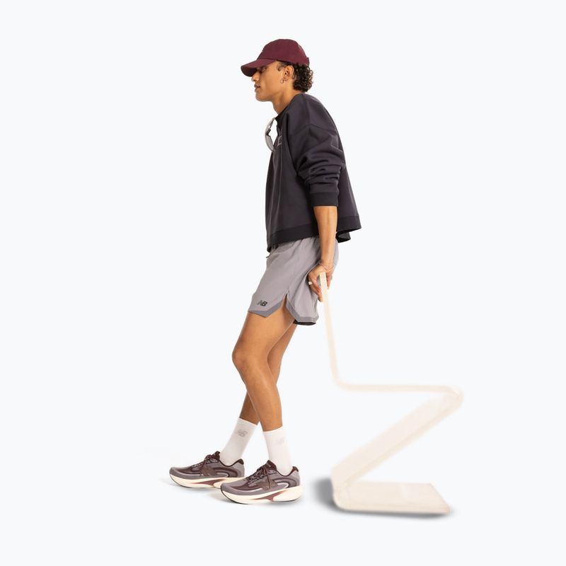 Pánské běžecké šortky New Balance Run Essentials 5" Short off-line grey/smoked violet 3
