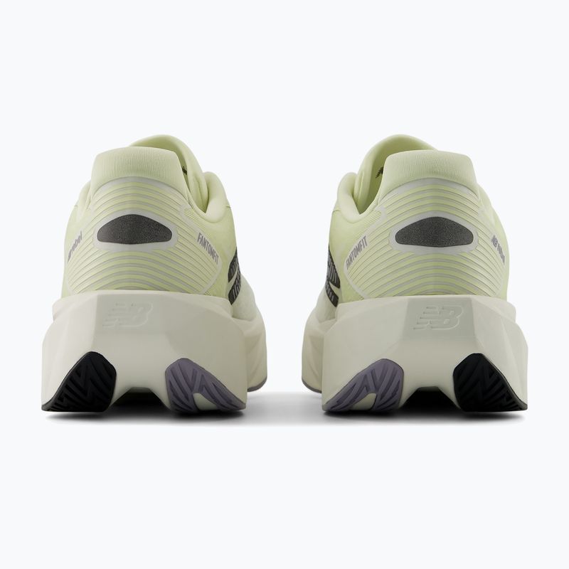 Dámské běžecké boty New Balance FuelCell Rebel V5 pistachio butter/sea salt 6
