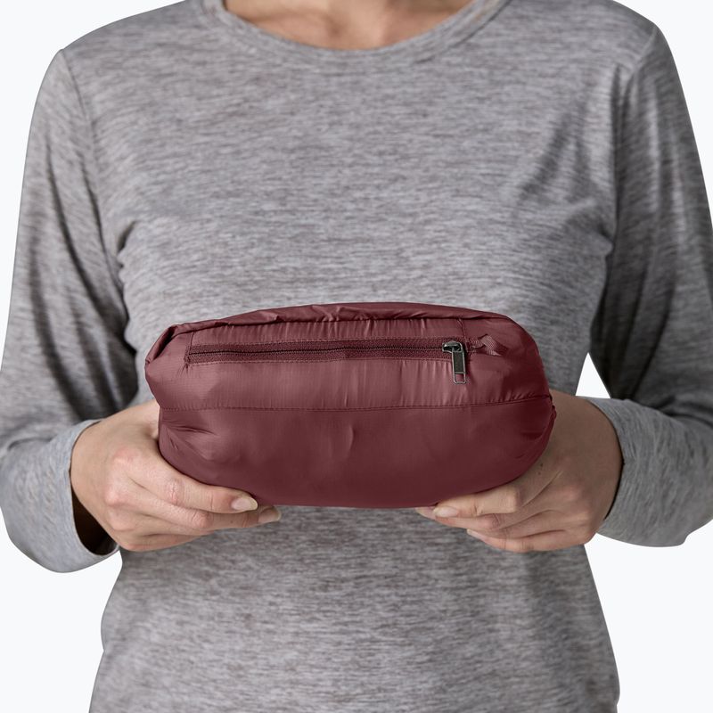 Dámská péřová bunda Patagonia Down Sweater dark ruby 7