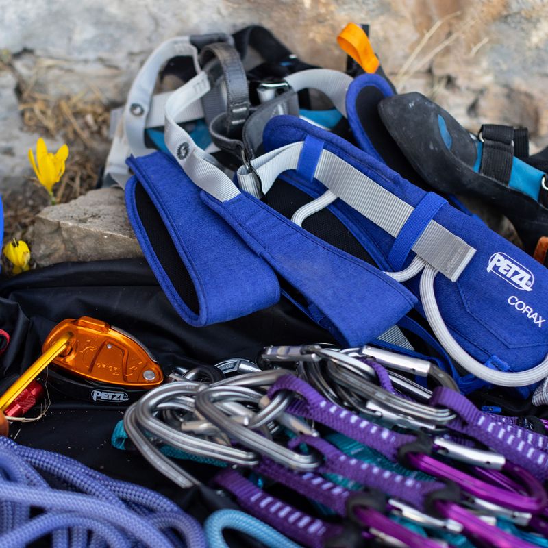 Lezecký úvazek Petzl Corax tmavě modrý C051BA00 3