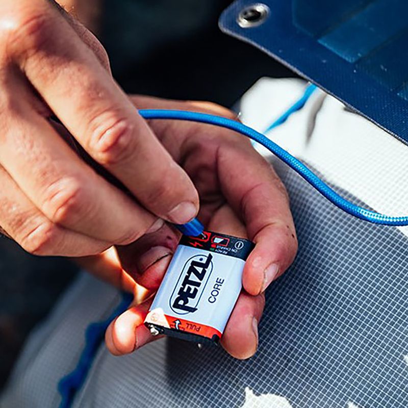 Čelová svítilna Petzl Actik Core zelená E065AA02 7