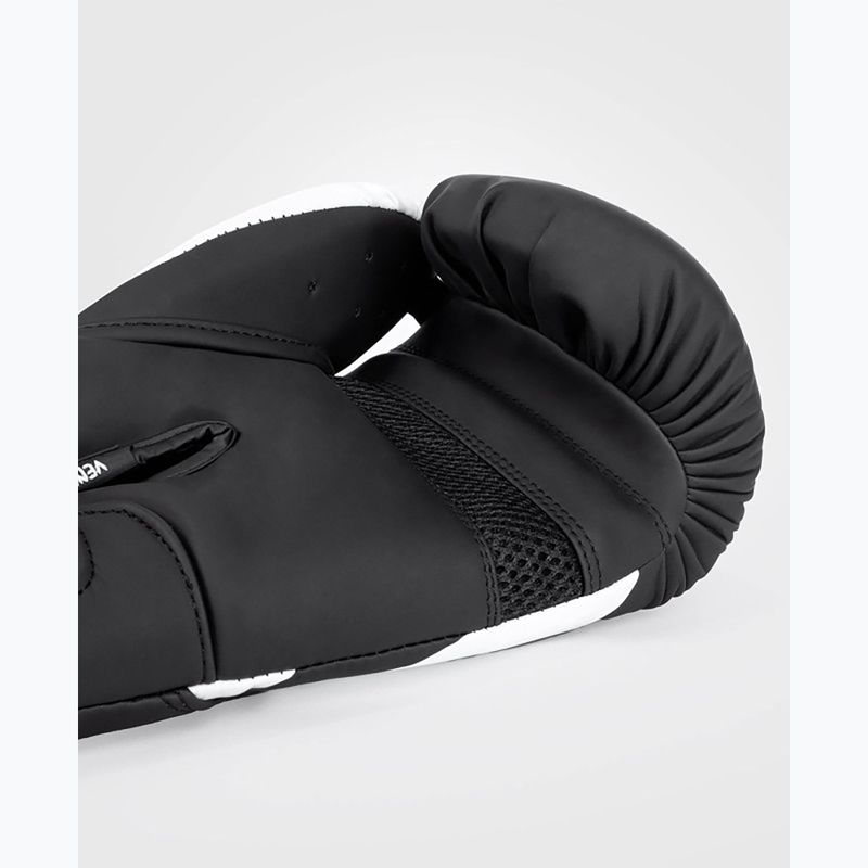 Pánské boxerské rukavice Venum Challenger 4.0 black/white 7