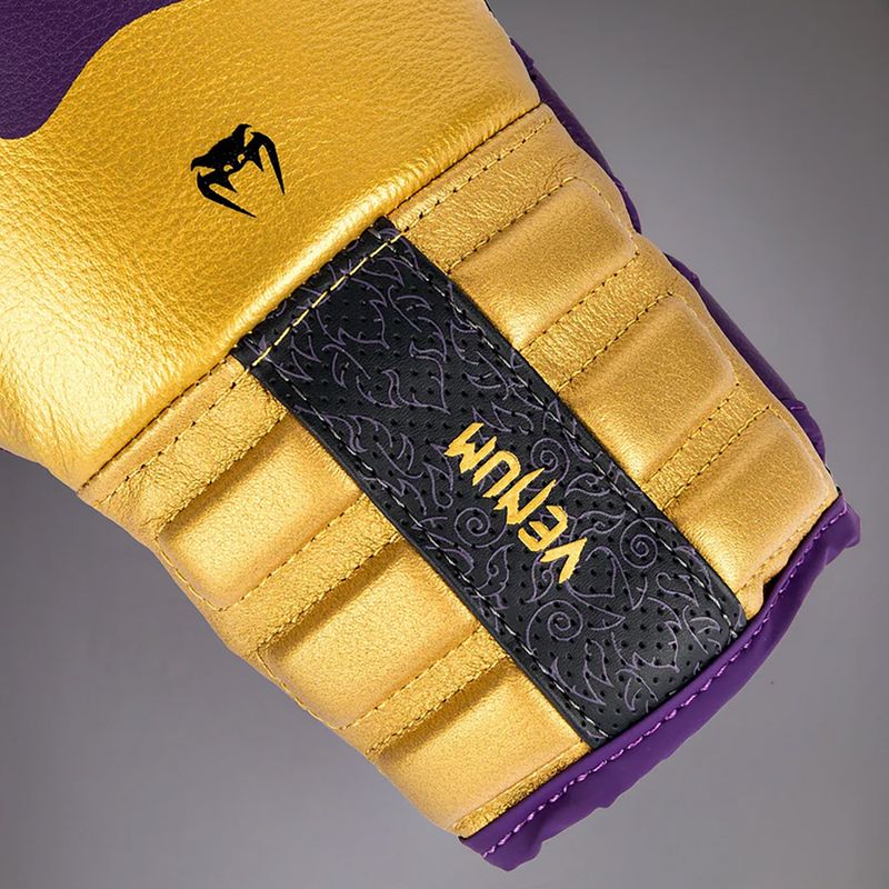 Boxerské rukavice Venum Reverso dark purple/gold 4