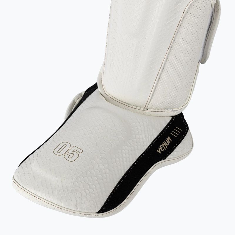 Chrániče holení a chodidel Venum Impact Evo Scales Shinguards ivory 5