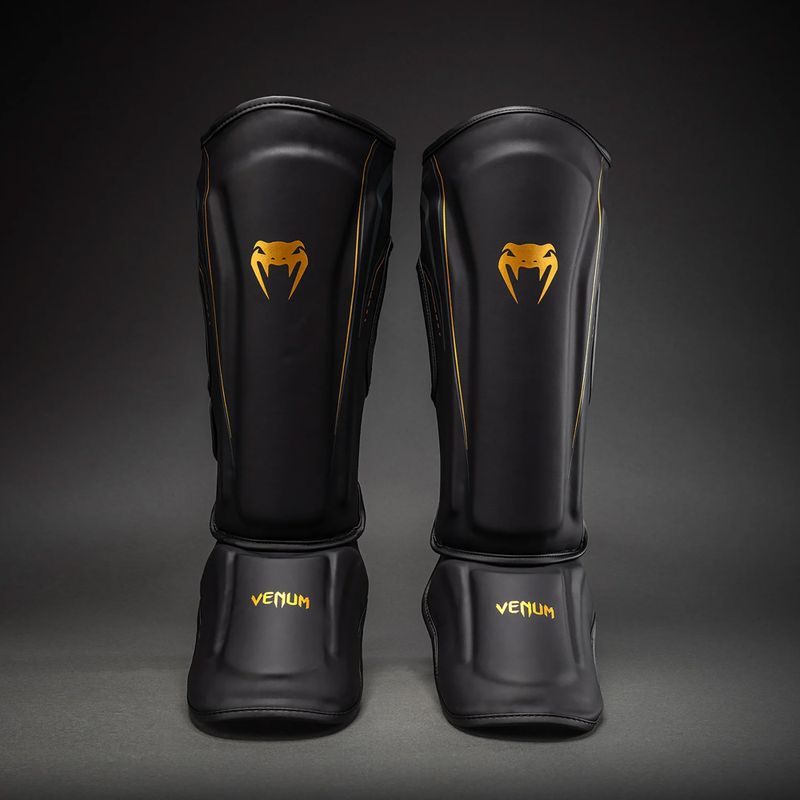 Chrániče holení a chodidel Venum Streamline Shin black/gold 2