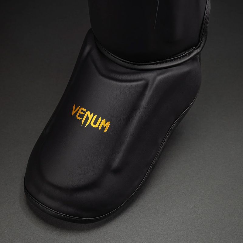 Chrániče holení a chodidel Venum Streamline Shin black/gold 3
