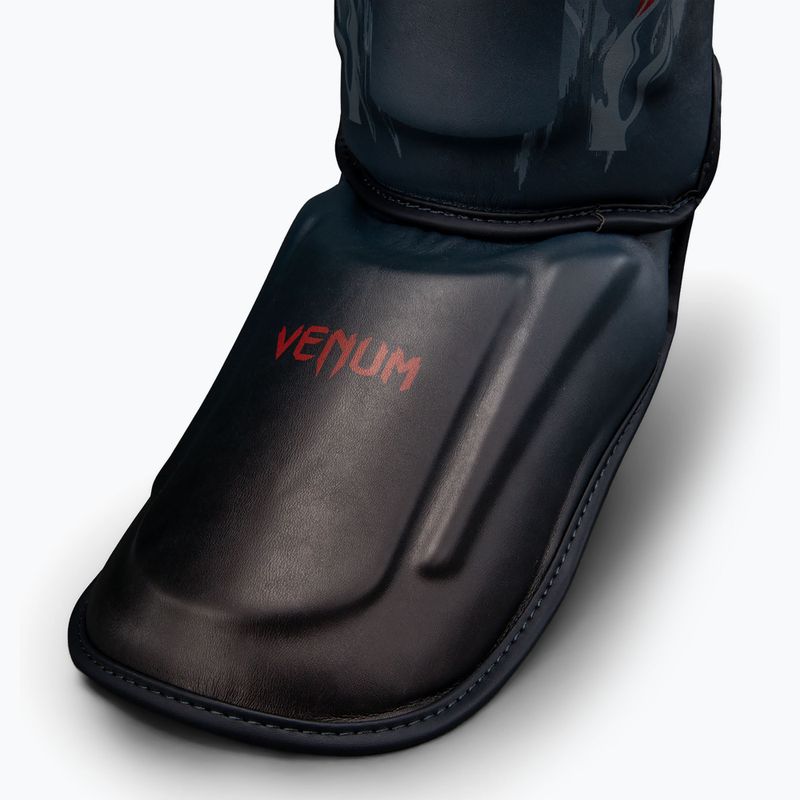 Chrániče holení Venum Demon Shin black/grey 4