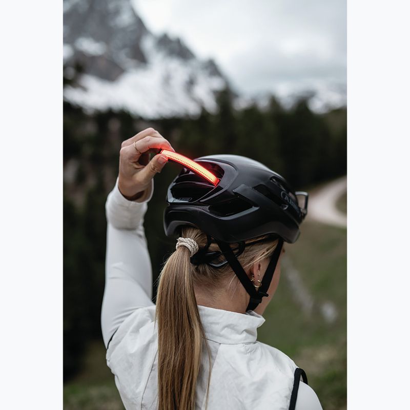 Cyklistická helma ABUS Taipan LED velcet black 9