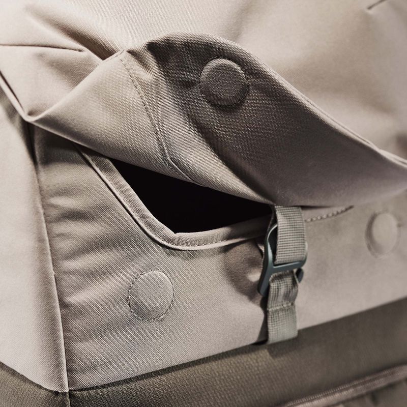 Městský batoh deuter UP Sydney 22 l stone/pepper 11