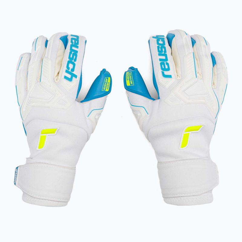 Reusch Attrakt Freegel Aqua Větruodolné brankářské rukavice bílé 5270459