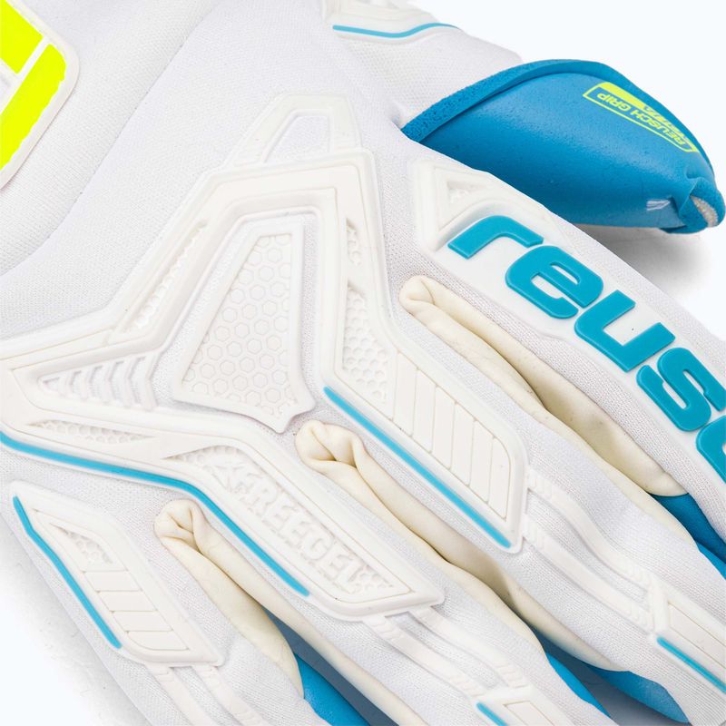 Reusch Attrakt Freegel Aqua Větruodolné brankářské rukavice bílé 5270459 6