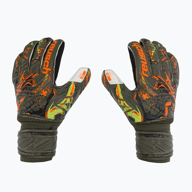 Brankářské rukavice Reusch Attrakt Grip zelené 5370018-5556