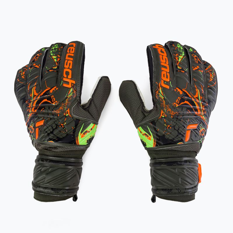 Brankářské rukavice Reusch Attrakt Solid zelené 5370016-5556