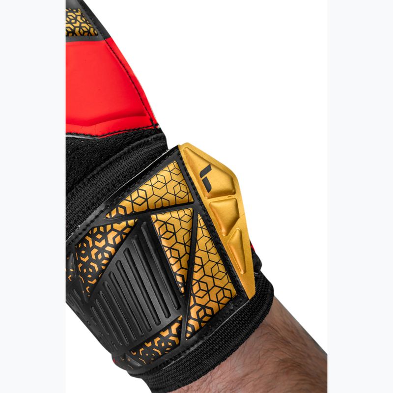 Brankářské rukavice Reusch Attrakt Solid black/gold/fiery red 7
