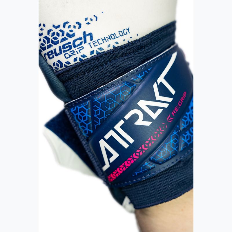 Brankářské rukavice Reusch Attrakt RE:GRIP blue/pink/white 8