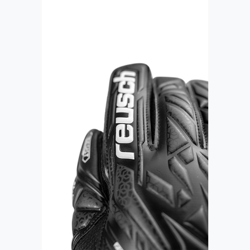 Brankářské rukavice Reusch Attrakt Resist black 5