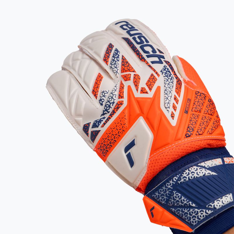 Brankářské rukavice Reusch Attrakt Solid shocking orange/energize blue 4