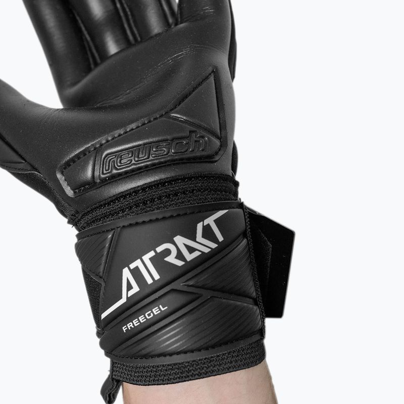 Brankářské rukavice Reusch Attrakt Freegel Infinity black 7