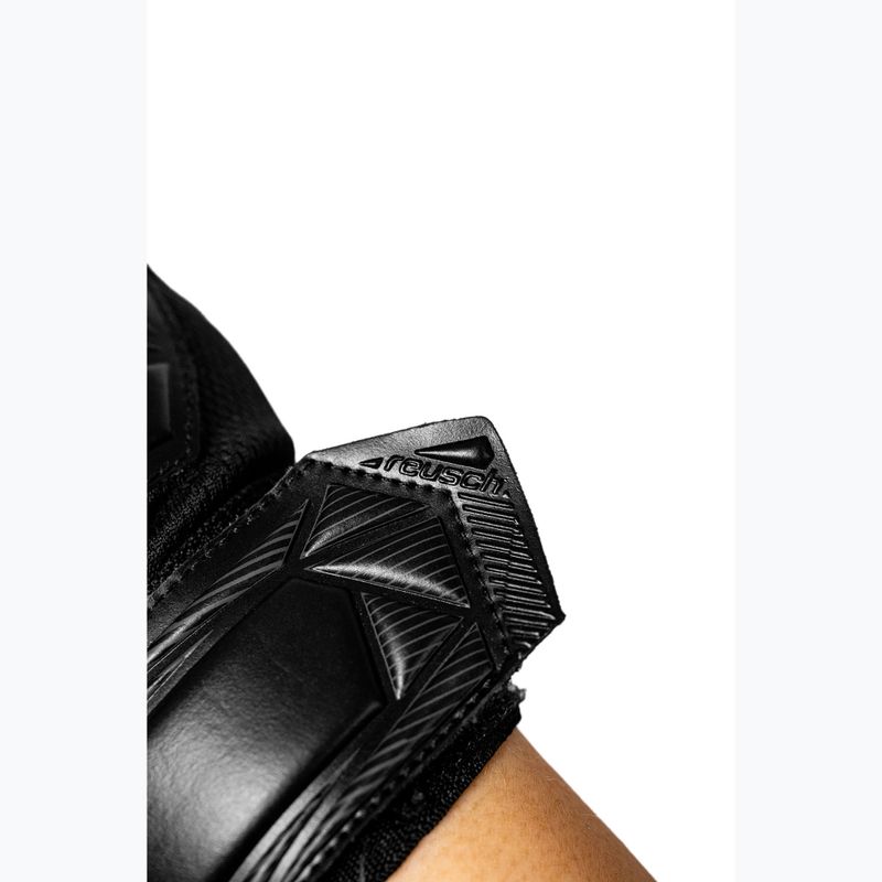 Dětské brankářské rukavice Reusch Attrakt Starter Solid Junior 5672514 black 8