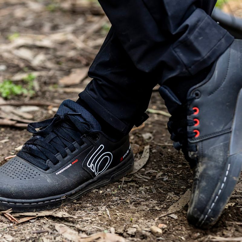 Pánské cyklistické boty Adidas FIVE TEN Freerider Pro core black/cloud white/cloud white platform 9