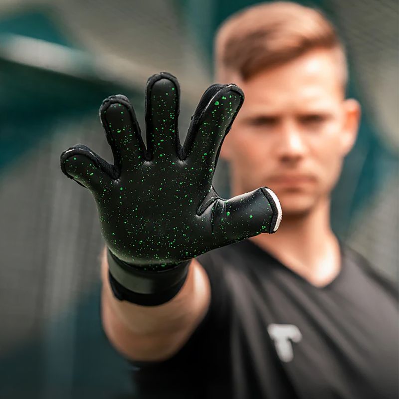 Brankářské rukavice T1TAN Black Beast 3.0 black 3