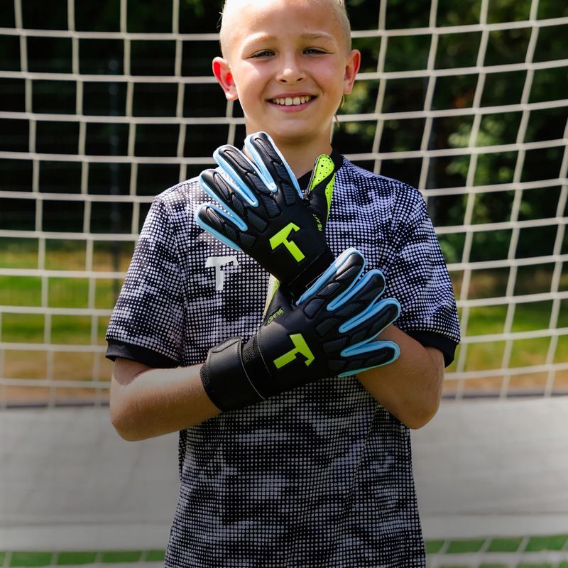 Dětské brankářské rukavice T1TAN Beast 4.0 FP Jr electric yellow 2