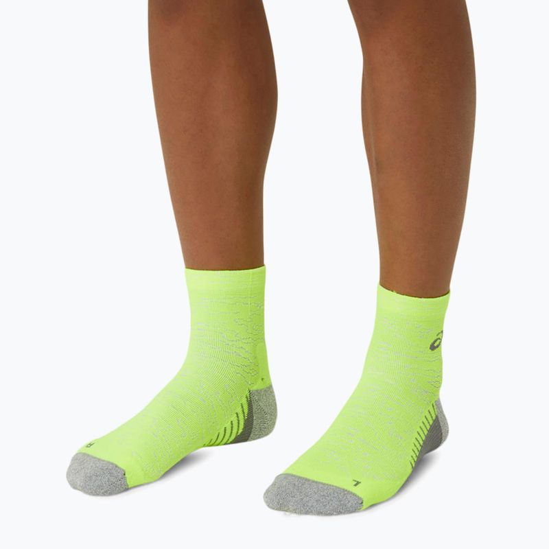 Běžecké ponožky ASICS Performance Run Quarter safety yellow 4