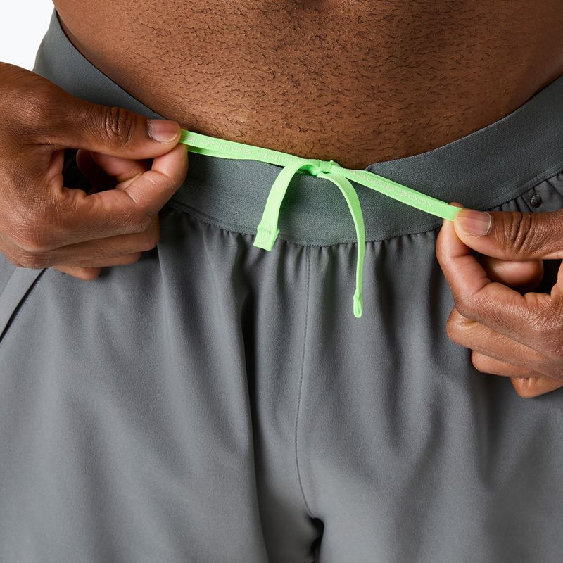 Pánské běžecké šortky ASICS Road 2N1 5IN clay grey/steel grey/illuminate green 10