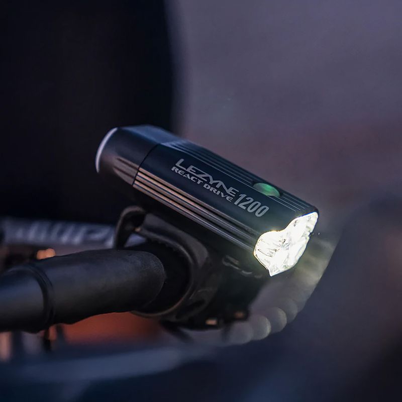 Přední cyklistické světlo Lezyne React Drive Front matte black 11