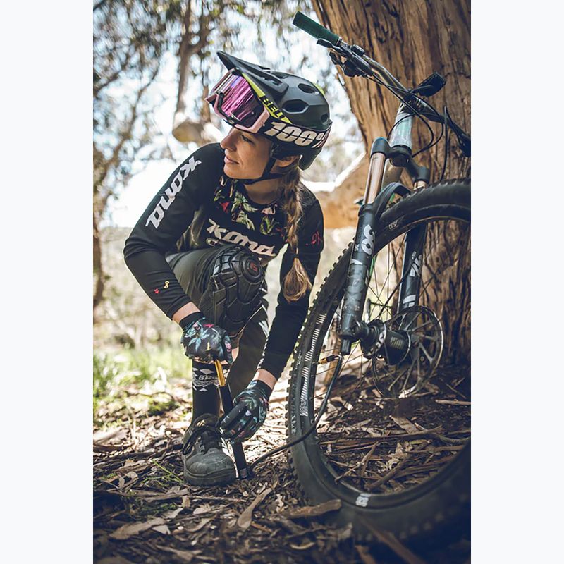 Pumpička na kolo Lezyne Micro Floor Drive HVG 90psi gloss black 3