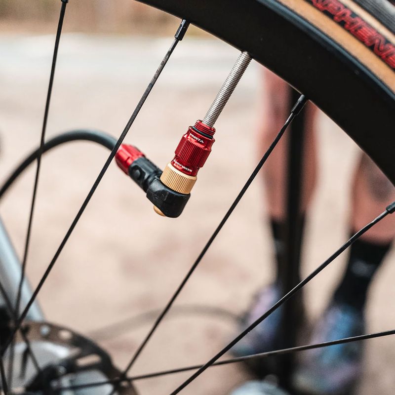 Pumpa na kolo Lezyne Classic Floor Drive 3.5 220psi metallic black 8