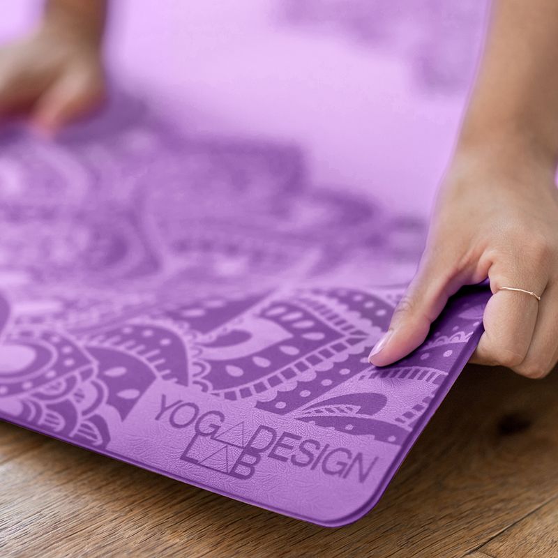 Podložka na jógu Yoga Design Lab Flow Pure 6 mm fialová Mandala Lavender 7