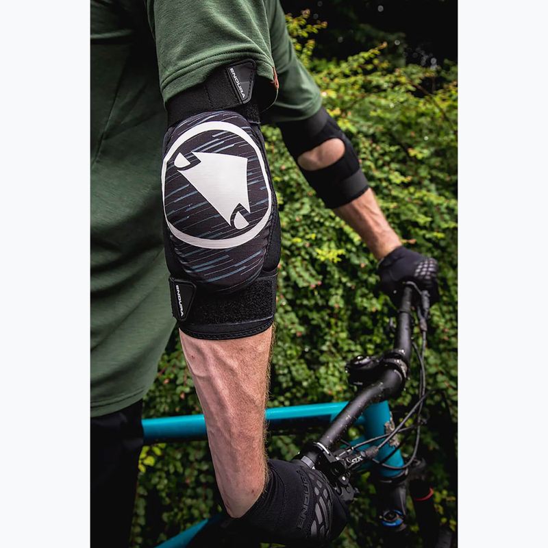 Loketní cyklistické chrániče  Endura Singletrack II Elbow Protector black 4