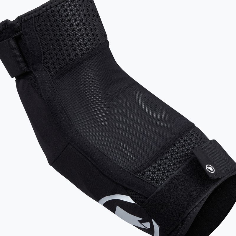Cyklistické chrániče loktů Endura Singletrack Elbow Pads black 3
