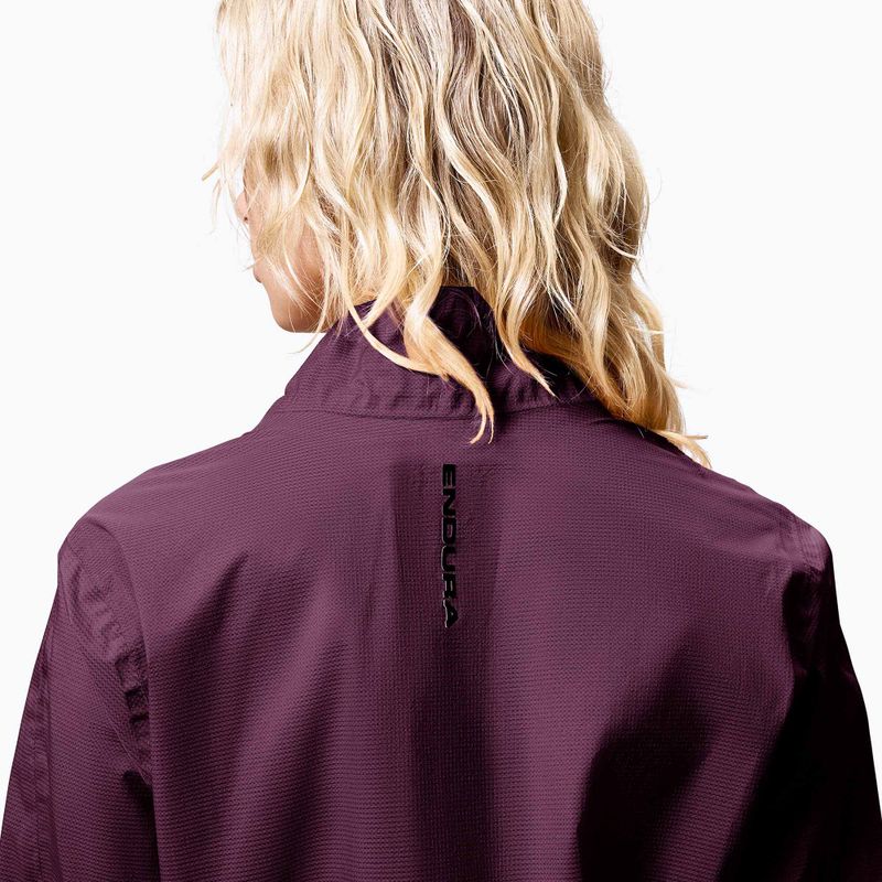 Dámská cyklistická bunda Endura Alltrack Race Cape black cherry 6
