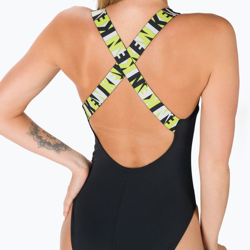 Dámské jednodílné plavky Nike Logo Tape Crossback černé NESSC262-001 5